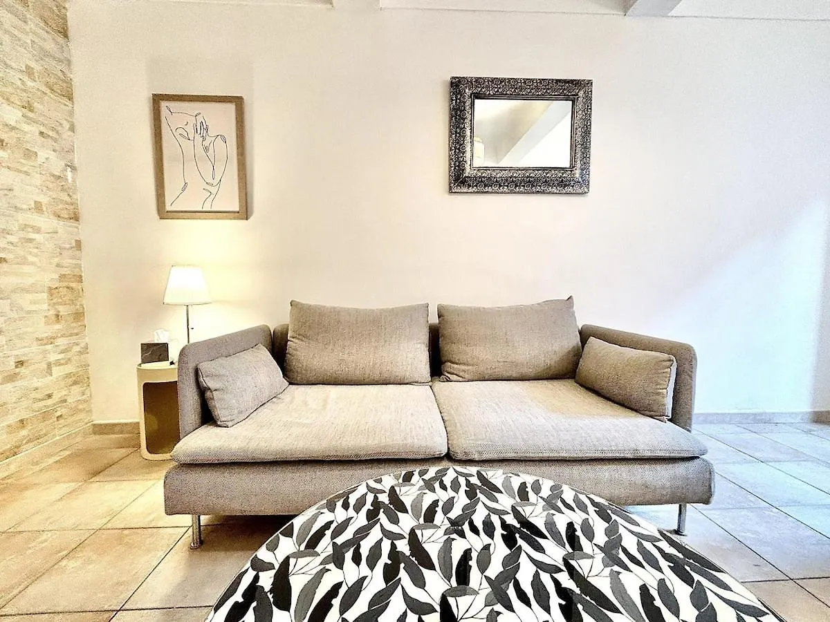 Cannes 2 Bedroom Apartment - 19Jdr2 0*,  France